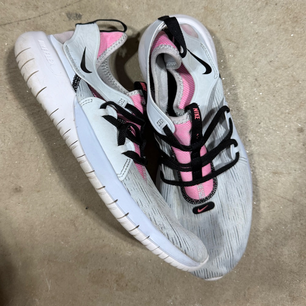 Nike Flex Sneakers